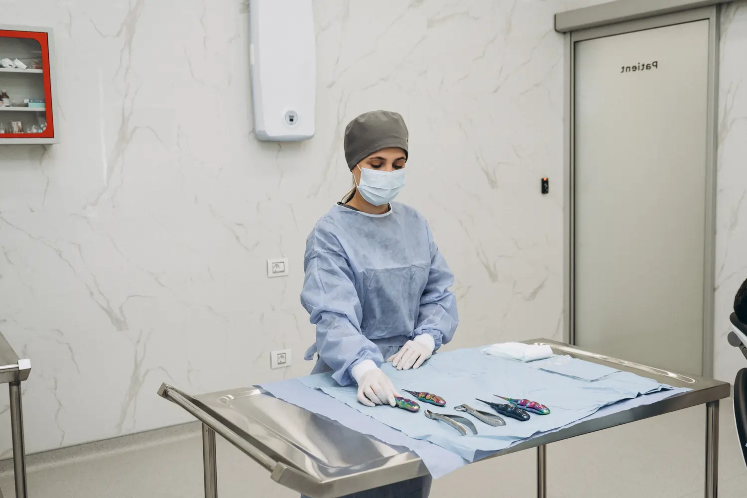 Diş implantasiyası